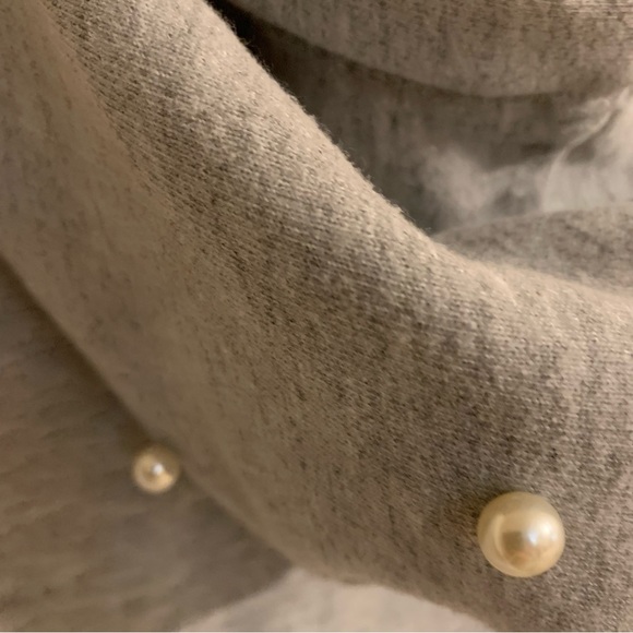 Only pearl accent raw edged hoodie - Picture 5 of 11